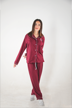 Cargar imagen en el visor de la galería, Red Wine Dreams Pijama